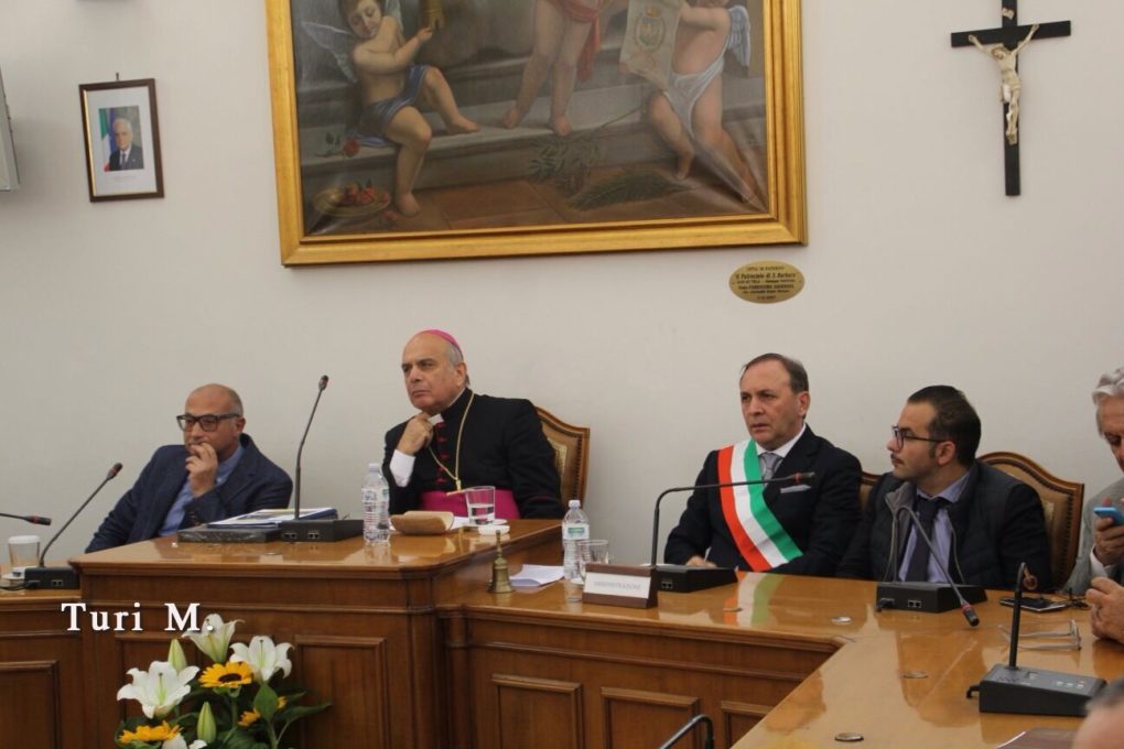 PATERNÒ: MONSIGNOR GRISTINA INCONTRA LE AUTORITÀ LOCALI - LE FOTO