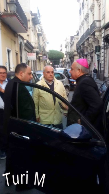 VISITA DELL'ARCIVESCOVO ALLA MENSA SOCIALE “LA BISACCIA DEL PELLEGRINO” - FOTO