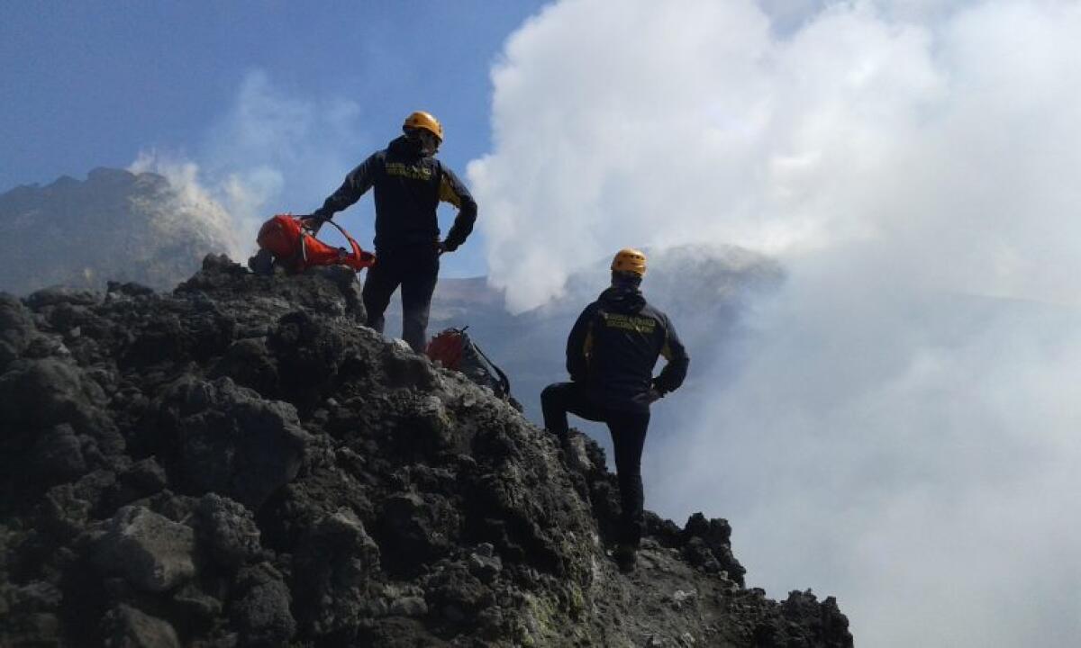 GUIDA ABUSIVA DENUNCIATA SULL'ETNA DAI FINANZIERI DEL SOCCORSO ALPINO - 