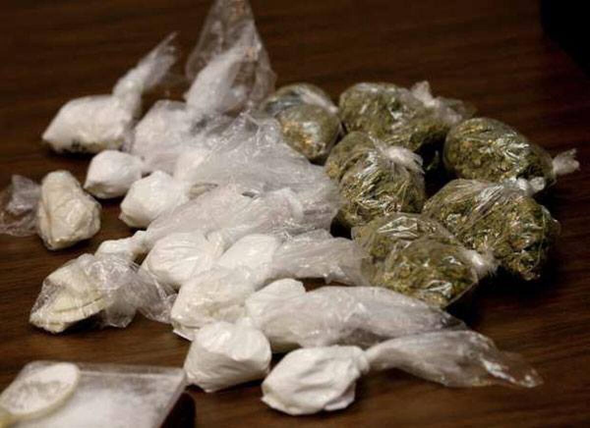 MISTERBIANCO: PIÙ DI 30 CHILI DI DROGA IN AUTO, DUE ARRESTI - 