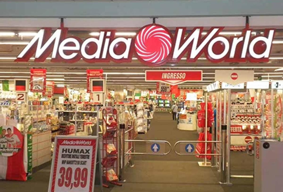CATANIA: SORPRESO A RUBARE ALL'INTERNO DI MEDIAWORLD, ARRESTATO - 