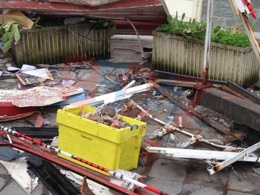 CAMPOROTONDO ETNEO: ASSALTO ALLE POSTE, ANCORA BANDA DELL'ESCAVATORE - FOTO