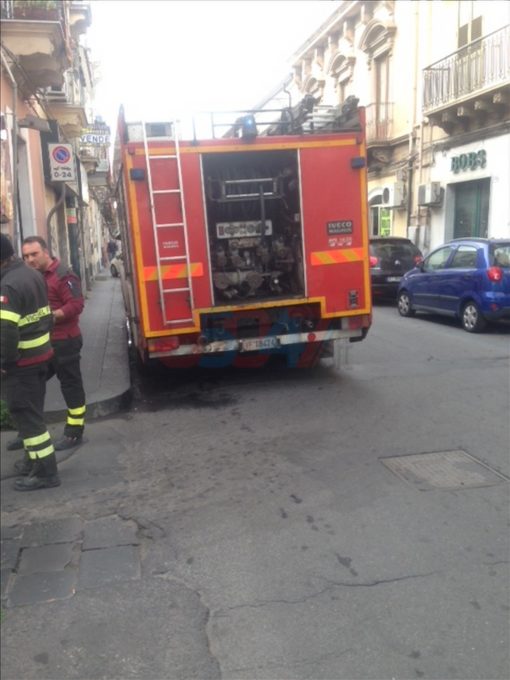 PATERNO': ANZIANA SOCCORSA IN CASA, NON RISPONDEVA DA DUE GIORNI - FOTO