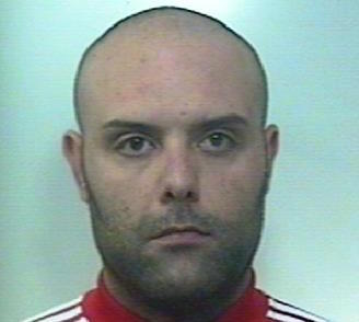 PATERNO': EVADE DAI DOMICILIARI PER FESTEGGIARE SANTA BARBARA