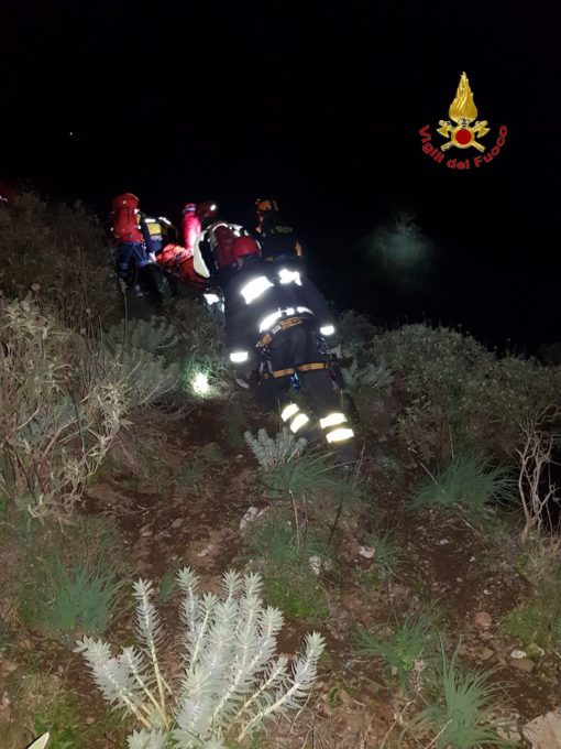 MANDANICI (ME): CACCIATORE MUORE MENTRE INSEGUE DEI CINGHIALI, SALMA RECUPERATA DAI FINANZIERI - FOTO