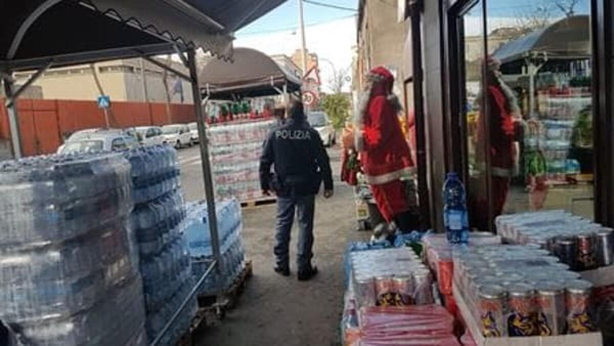 CATANIA: Controlli della Polizia, cibo scaduto e lavoro nero, denunciato il titolare di un panificio - 