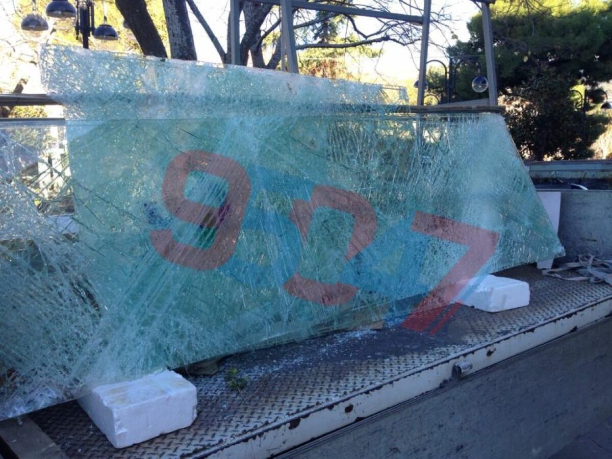 RAGALNA: ASSALTO QUESTA NOTTE AL BANCOMAT CON L'ESCAVATORE - FOTO - 