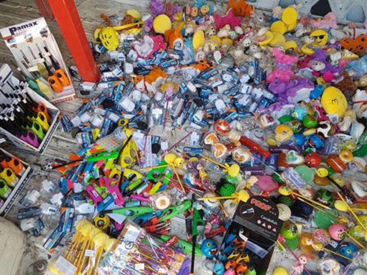 CATANIA: SEQUESTRATI NUMEROSI PRODOTTI PRIVI DI MARCHIO CE - 