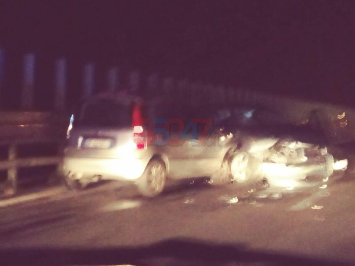 SS121 - Tamponamento fra due auto, feriti lievi - Le foto - 