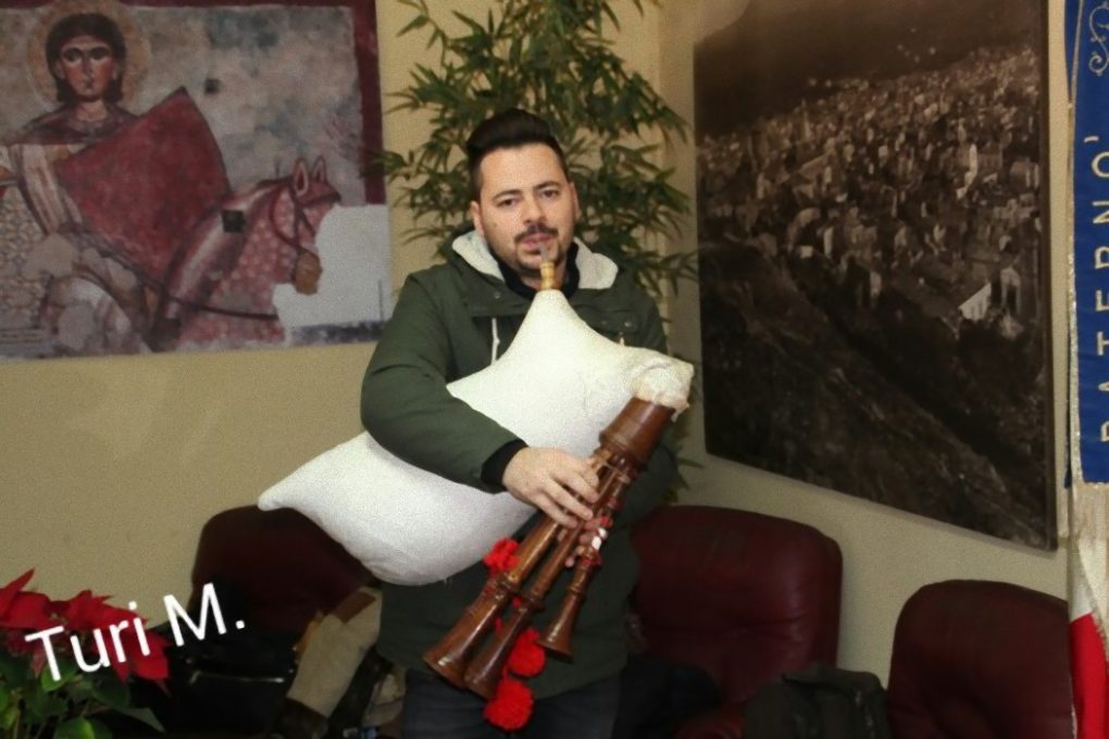 PATERNO': Gli auguri del sindaco alla stampa