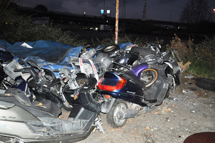 CATANIA: Scoperto deposito di moto rubate, denunciati due stranieri - LE FOTO