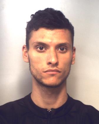 RAGALNA: “Ripulisce” villa, inseguito ed arrestato 22enne