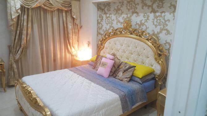 ROMA, RUBINETTI E WATER D'ORO IN UNA CASA POPOLARE OCCUPATA - LE FOTO