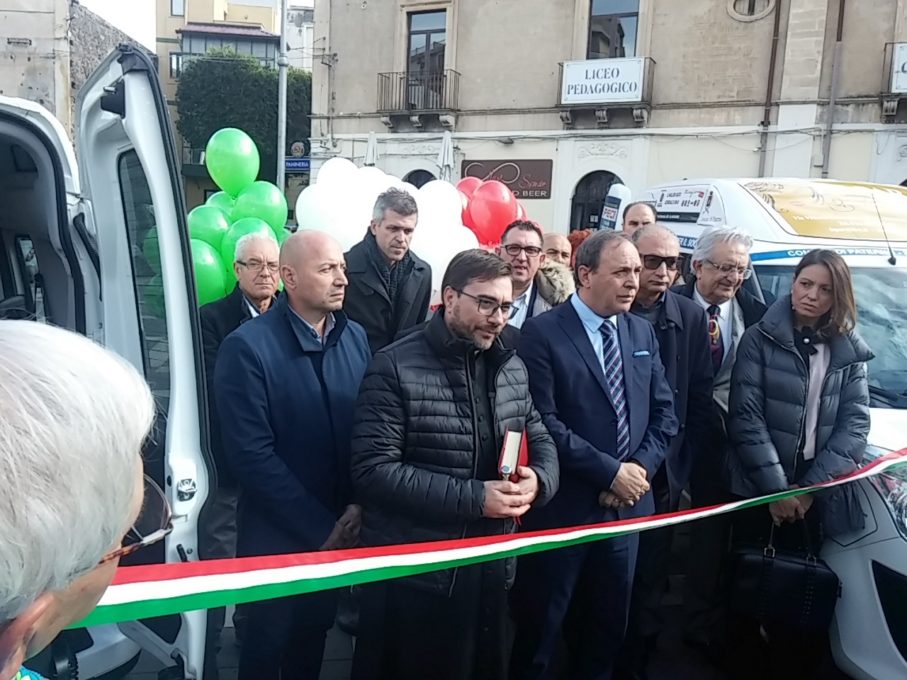 PATERNO': CONSEGNATI ALLA CITTA’, DUE TAXI SOCIALI - FOTO