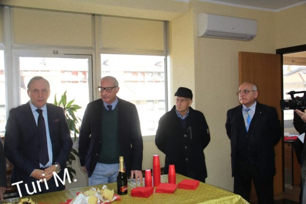 PATERNO': Gli auguri del sindaco alla stampa