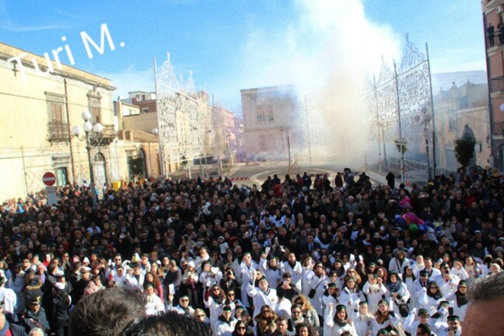 BELPASSO: Santa Lucia fra la sua gente