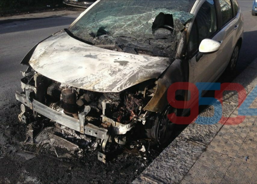 PATERNO': Tre auto in fiamme questa notte, sospetto dolo