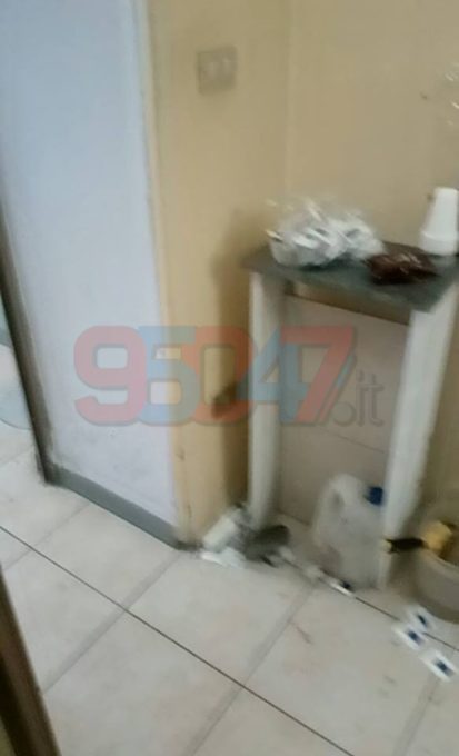 PATERNO' MISTERIOSO FURTO IN UN AGENZIA DI POMPE FUNEBRI - LE FOTO