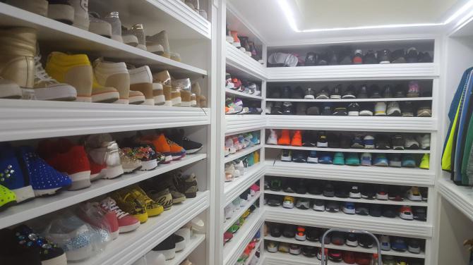 ROMA, RUBINETTI E WATER D'ORO IN UNA CASA POPOLARE OCCUPATA - LE FOTO