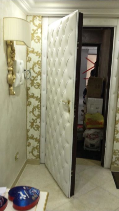 ROMA, RUBINETTI E WATER D'ORO IN UNA CASA POPOLARE OCCUPATA - LE FOTO