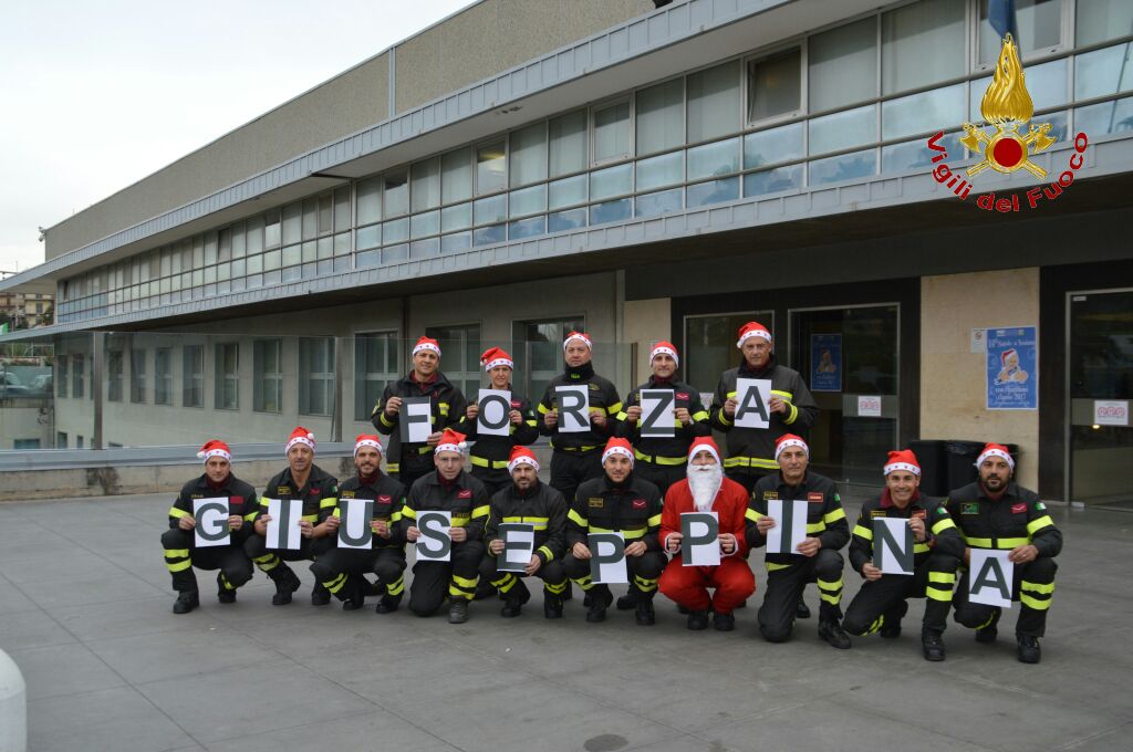 “Un’autopompa in corsia”, pompieri in giro presso i reparti di pediatria di alcuni ospedali dalla provincia