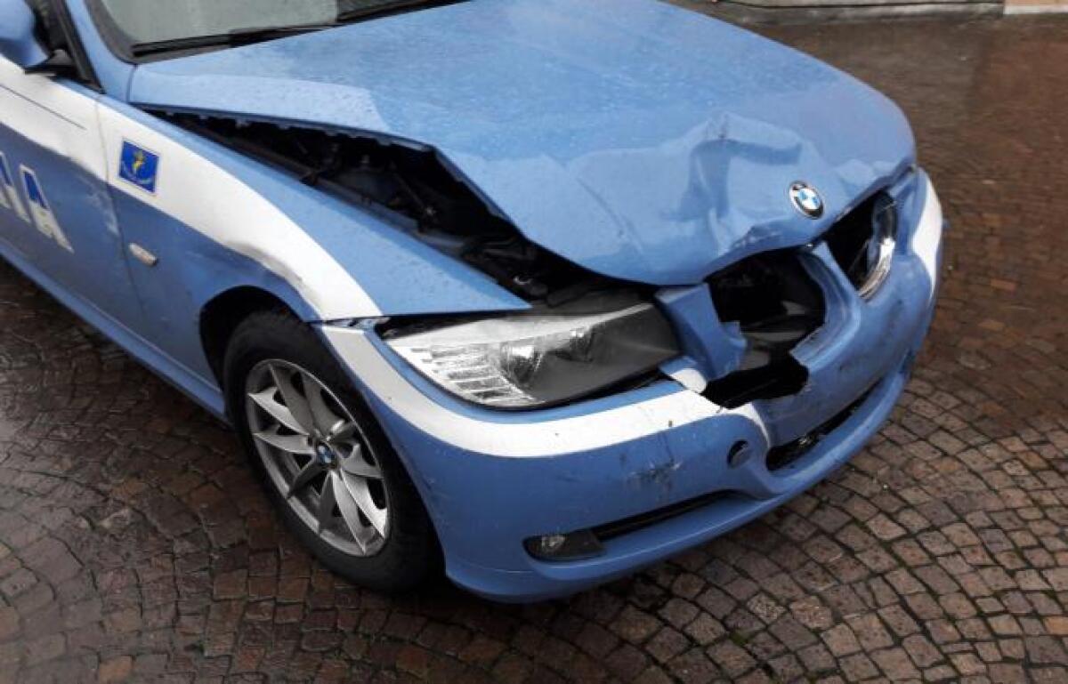 CATANIA: Contromano per sfuggire alla polizia, fermato - 