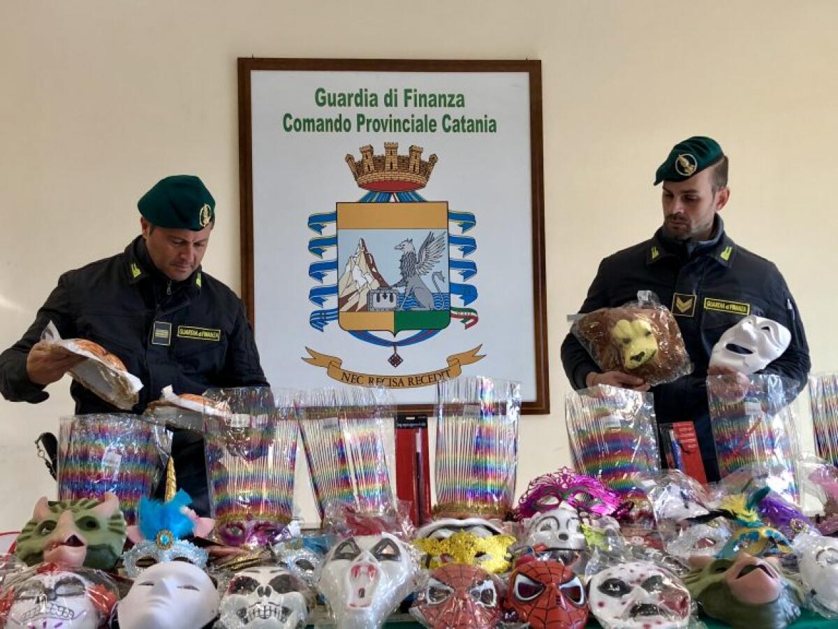 MISTERBIANCO: Maxi sequestro di articoli di carnevale made in Cina - 