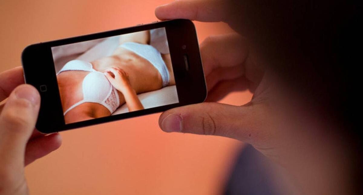 PARMA: Messaggi hot, poi l’estorsione. Arrestate due catanesi - 