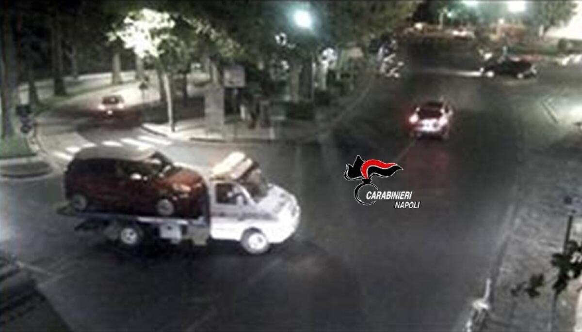NAPOLI: Ruba un’ auto e chiede al carro attrezzi di portargliela fin sotto casa: arrestato - 