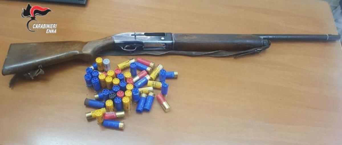 CENTURIPE: Fucile rubato e munizioni nascosti in un furgone, arrestato 39 enne - 