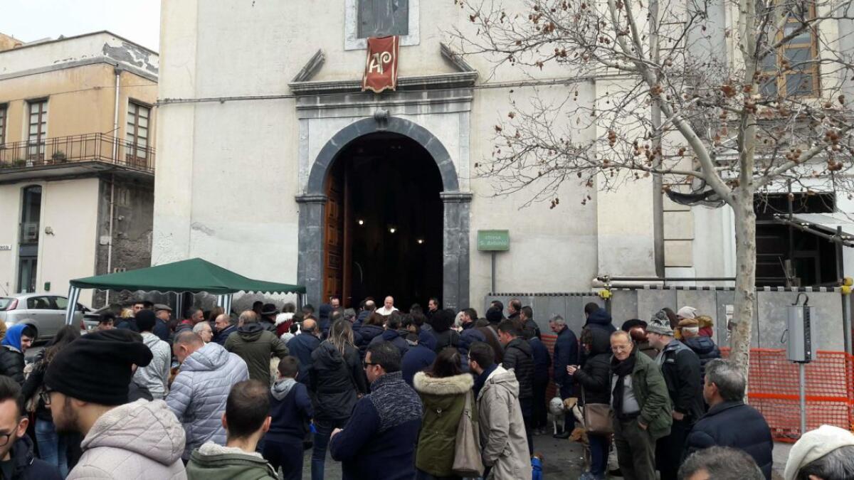 PATERNO': La benedizione degli animali in piazza Vittorio Veneto - LE FOTO - 