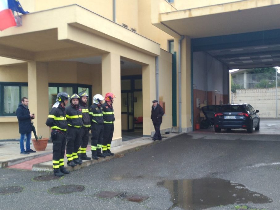 PATERNO': L’Arcivescovo Gristina in visita al distaccamento dei Vigili del Fuoco - FOTO