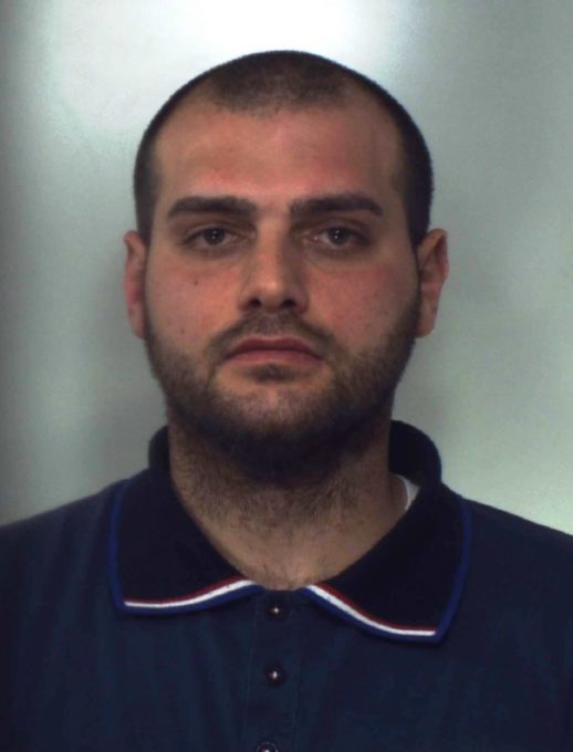 ACI CATENA: In casa con 4 chili di marijuana pronta ad essere venduta, arrestati 2 fratelli