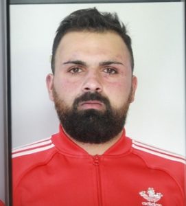 CATANIA: Tentano di derubare giovane, avvistati dalla Polizia fuggono per le vie del centro: arrestati