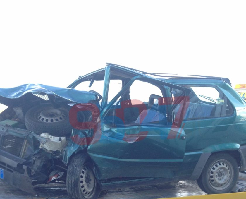 Scontro frontale bivio Iannarello, 4 feriti, 2 gravi - Le Foto