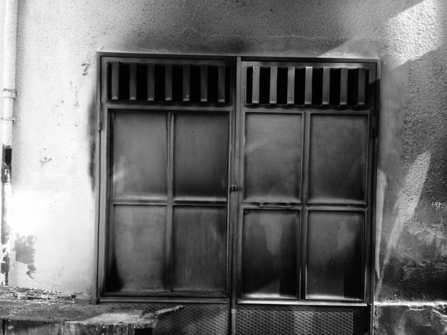 PATERNO': Incendio a piazza Idria