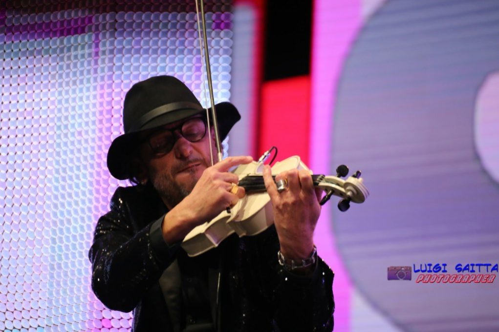 TELEVISIONE: STASERA IL DEBUTTO DI SALVO LA ROSA SU 7 GOLD - LE FOTO