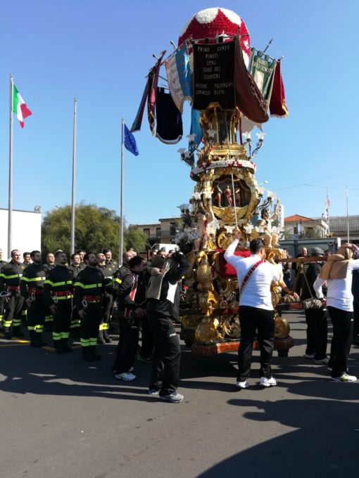 CATANIA: Candelora dei Rinoti “danza” per i vigili del fuoco - Foto