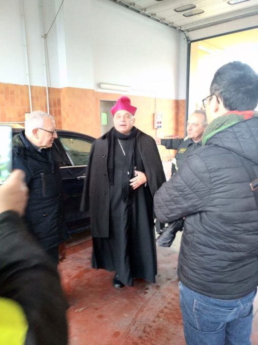 PATERNO': L’Arcivescovo Gristina in visita al distaccamento dei Vigili del Fuoco - FOTO