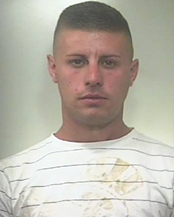 Sgominata banda dedita ai furti di bancomat con l’escavatore, 9 arrestati - Le foto