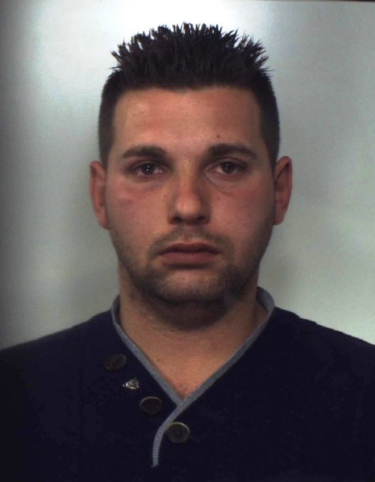 ACI CATENA: In casa con 4 chili di marijuana pronta ad essere venduta, arrestati 2 fratelli