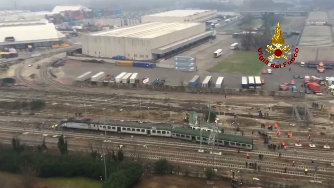 Treno deragliato a Pioltello: morte tre donne, 46 feriti di cui cinque molto gravi