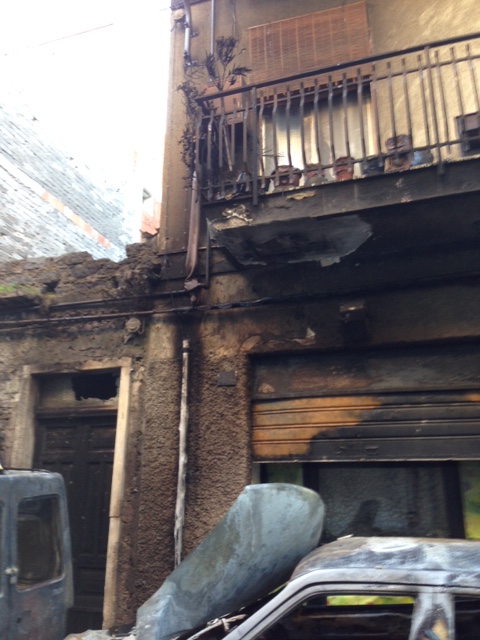 PATERNO': Notte di fuoco in via Rosolino Pilo - Le foto