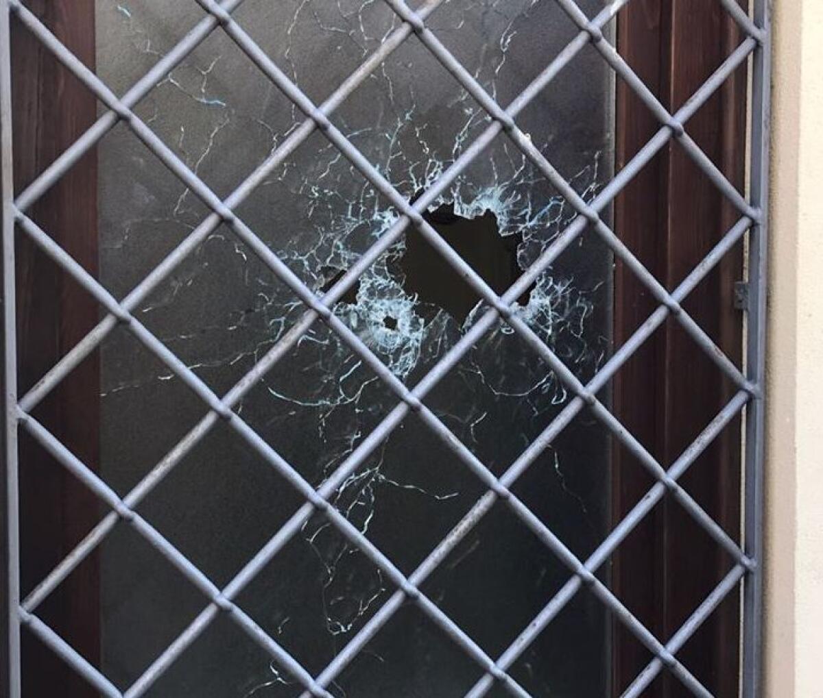 ENNA: Spari contro centro che ospita migranti - 