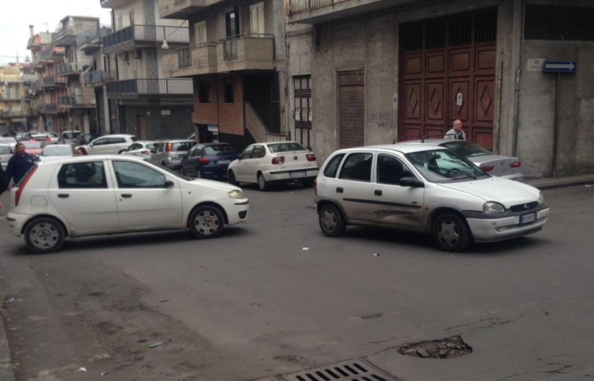 PATERNO': Incidente in Via Sardegna - 