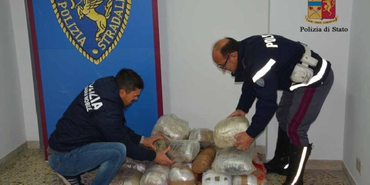 Arrestato 37enne di Lentini, con 42 chili di marijuana - 