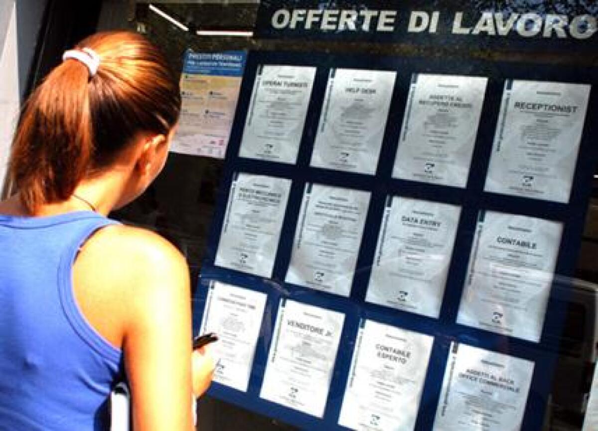 RAGUSA: Annuncio di lavoro choc: "Cercasi commessa single" - 