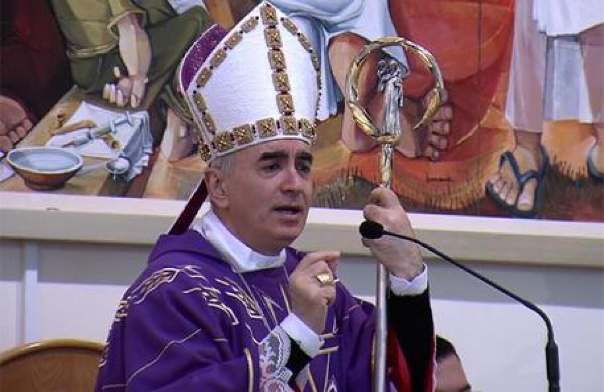 RAGUSA: Prete rifiuta offerte in centesimi, il vescovo lo riprende - 