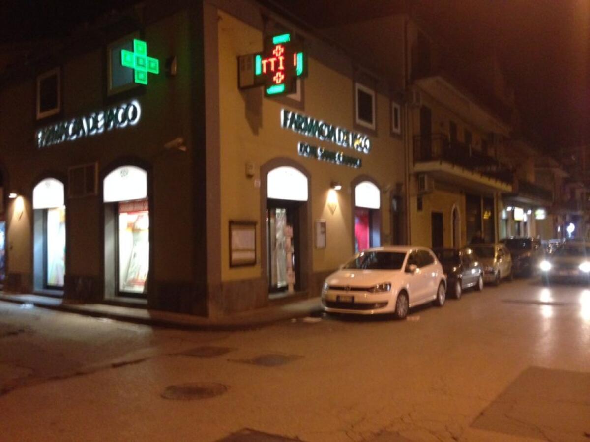 PATERNO': Rapina alla farmacia di via Canonico Renna - 