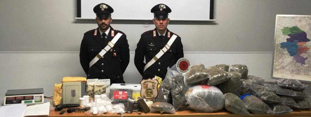 PALAGONIA: Padre e figlio gestivano ”market” della droga, sequestrata droga per oltre mezzo milione di euro. - 